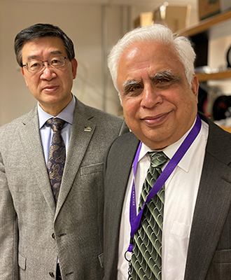 picture of Dayong Gao, left, and Suhail Ahmad at the University of Washington