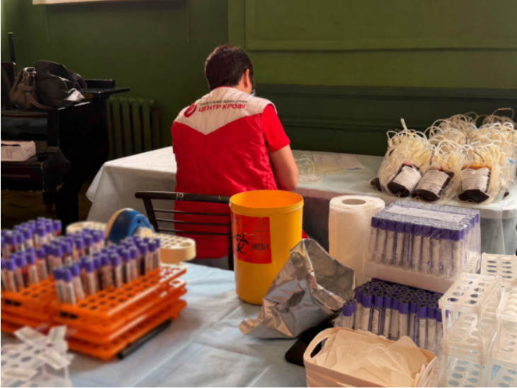Blood Collection Inject Ukraine maintains self-sufficient blood system despite war - UW ...