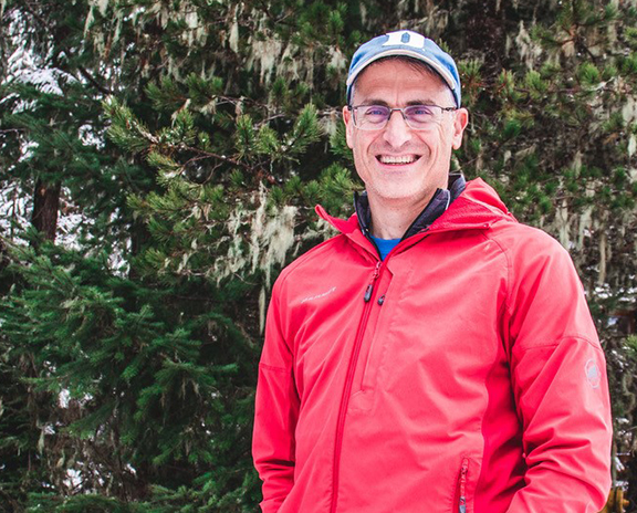 picture of Dr. Andrew Luks on a hike