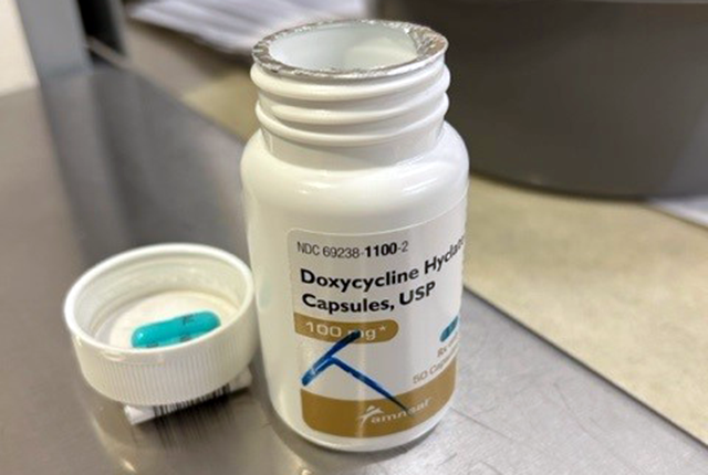 picture of a bottle of doxycycline
