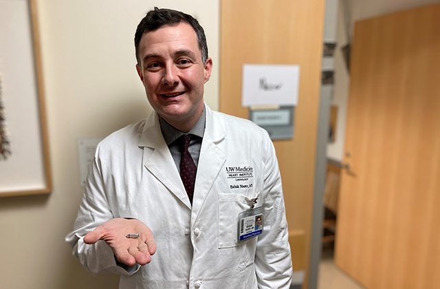 Dr. Babak Nazer holds a leadless pacemaker