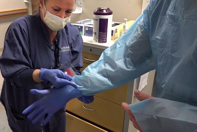 Media Name: covid-19_icu-uwmedctr-northwest_b-roll.00_00_27_19.still001.jpg