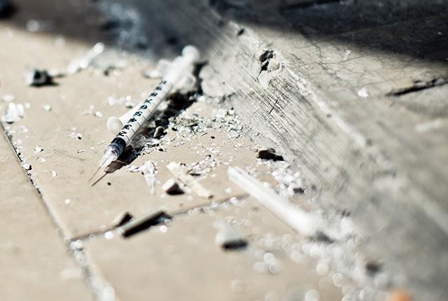 Can smoking heroin be less risky than injecting? - UW Medicine - Newsroom
