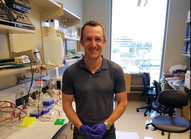 Media Name: matt_hart_leuekemia_study_horwitz_lab.jpg