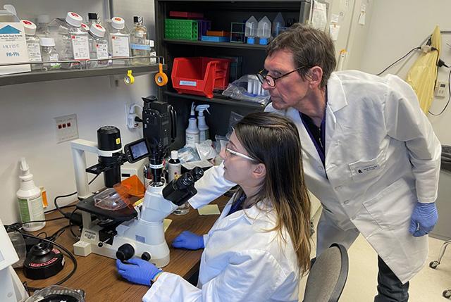 Media Name: murry_lab_march_2023_cropped_img_5145.jpg