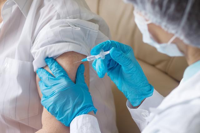 Media Name: vaccination_trial_smaller_2021_1295739336_002.jpg